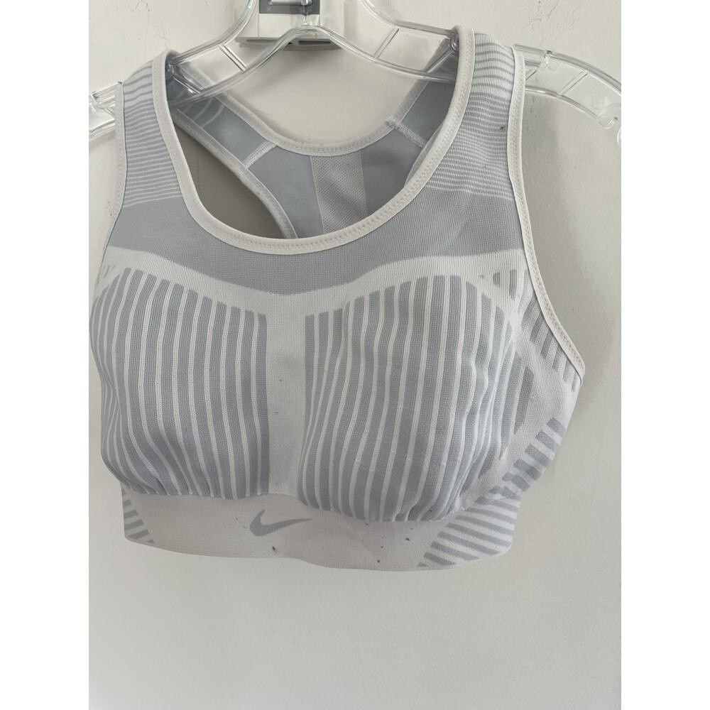 Nike Womens M Sports Bra Swish Dri Fit White Razor Back Sports Activewear
